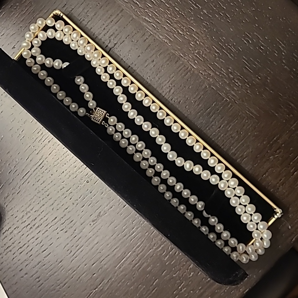 Double strand pearl necklace